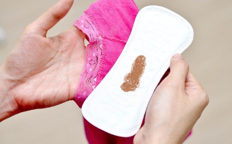 Corrimento marrom antes da menstruação: o que pode ser
